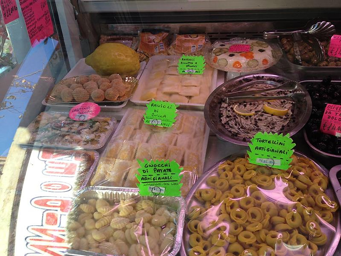 Pasta fresca e taralli al banco