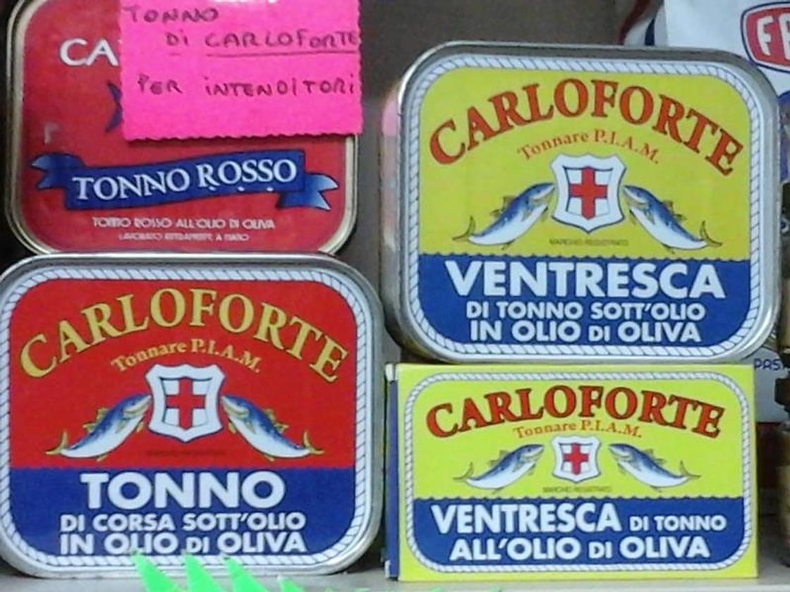 Scatole di tonno e ventresca