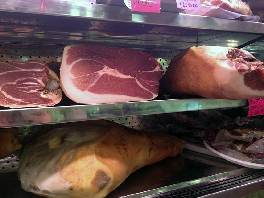 Prosciutto aperto al taglio